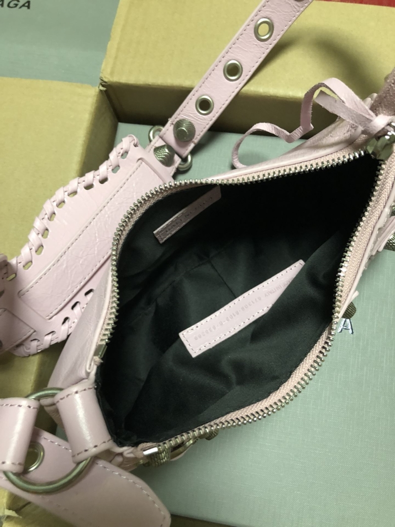 Ba1en*iaga le cagole bags